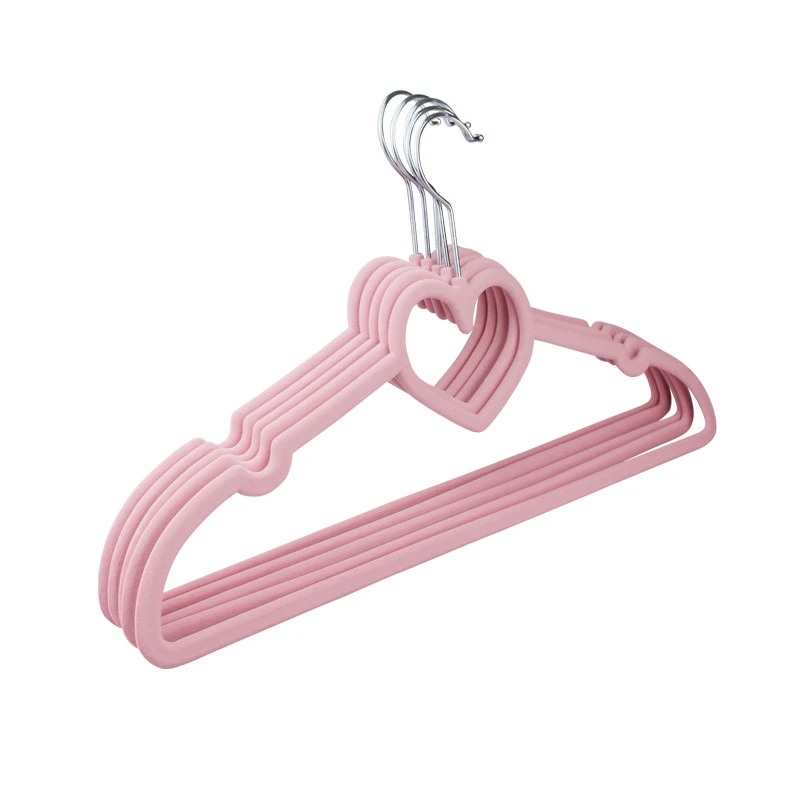 Percha flocada en forma de coraz&oacute;n