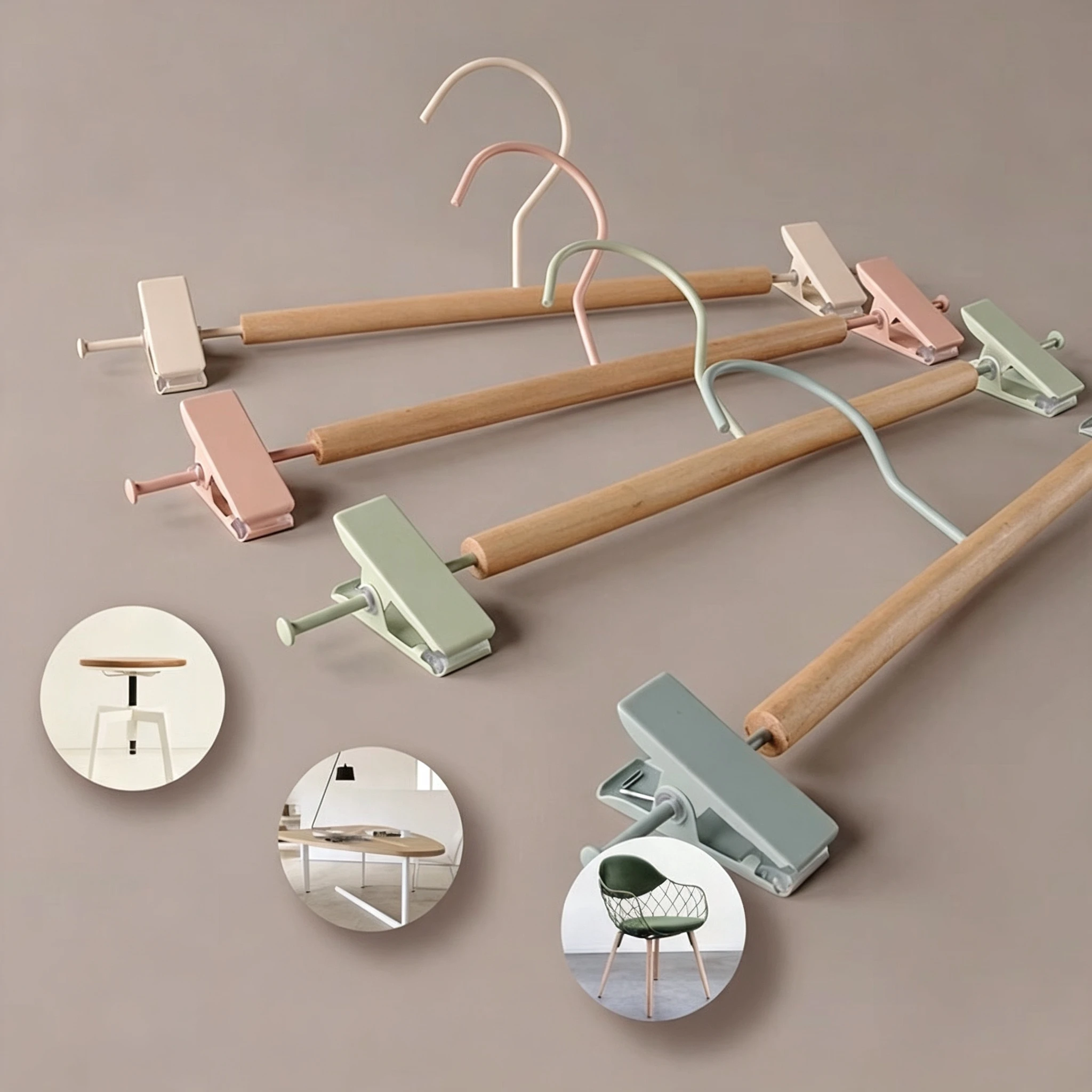 Percha cil&iacute;ndrica con pinza para pantalones de madera natural