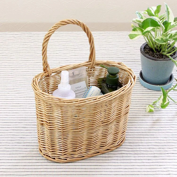 Cesta colgante de mimbre con forro de encaje