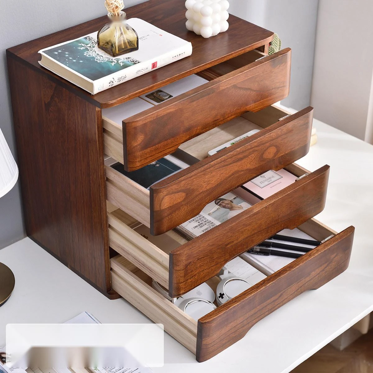 Llavero y joyer&iacute;a en forma de &aacute;rbol de madera maciza con bandeja